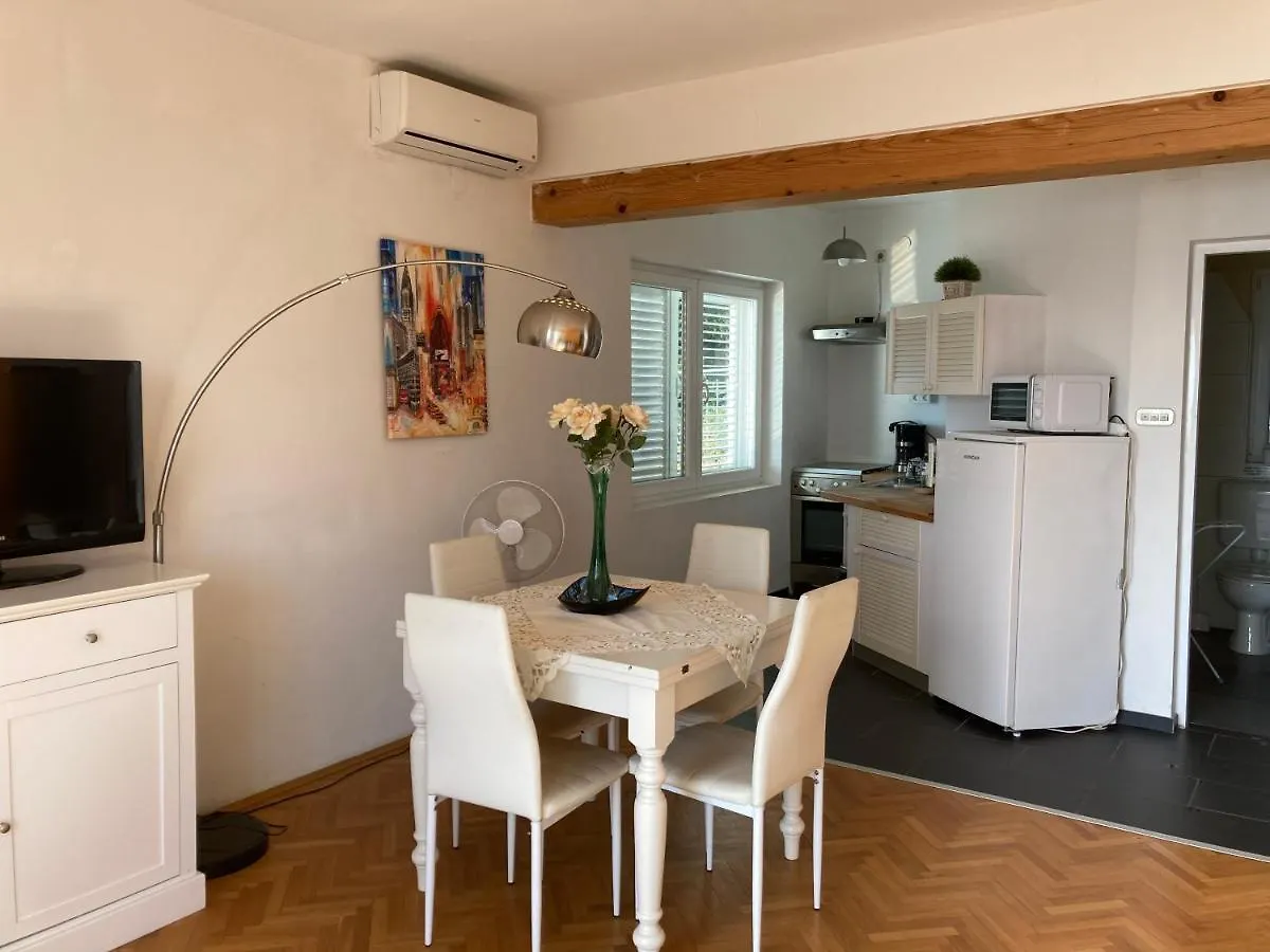 Villa Kaki Nur 5 Minuten Uber Die Treppe Zum Strand, Mit Fantastischer Aussicht Und Freiem Parken Opatija